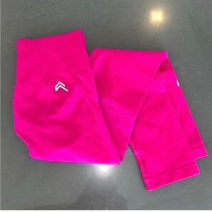 Oner Active effortless fuchsia leggings size small BNWT